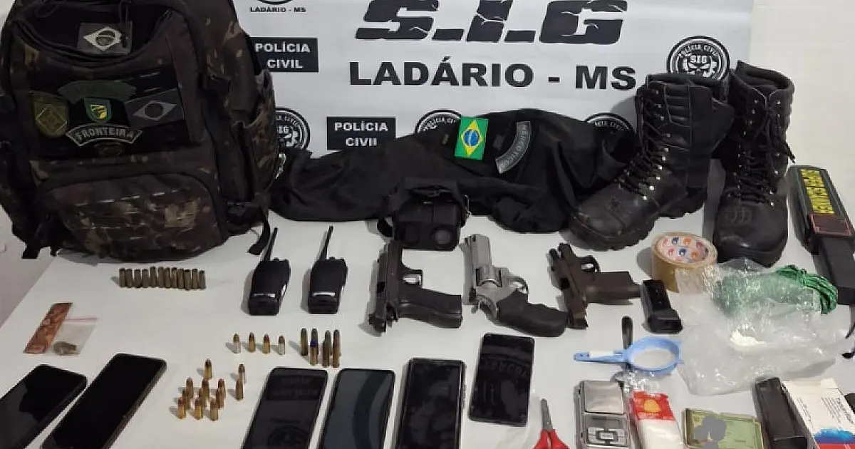 Polícia prende foragido e apreende armas e drogas em Ladário