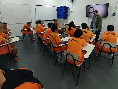 Atividade em presídio feminino incentiva reflexão e cidadania